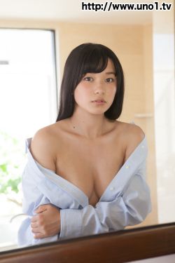 庭院里的女人